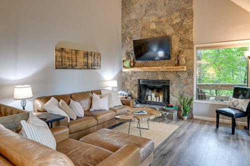 Sapphire Valley Cabin with Private Mountain Views! in Sapphire, USA