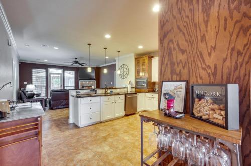 College Station Family Home 3 Mi to Texas AandM! - image 8