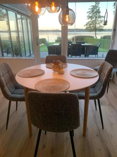 Huset ved søen tæt på Herning og MCH og boxen 90 m2 (Huset ved søen tæt pa Herning og MCH og boxen 90 m2) in Sunds