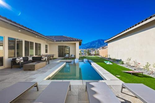 New Gated PGA West Home