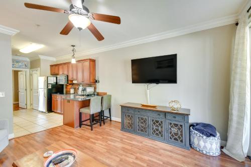 Auburn Retreat with Balcony - Walk to Campus! in Auburn, USA