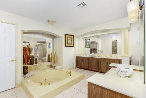 Villa Poseidons Passage by Roelens Vacations – Cape Coral, FL