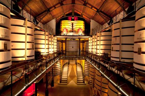 ที่เที่ยวใกล้ที่พัก, Studio COSY Tout Confort Proche Hyper-Centre in โกญัค