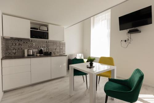 Glam Castle Apartments - image 11