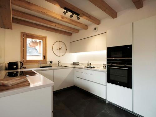 Chalet de luxe avec acces pistes, sauna et jacuzzi - FR-1-344-744 in Villarencel