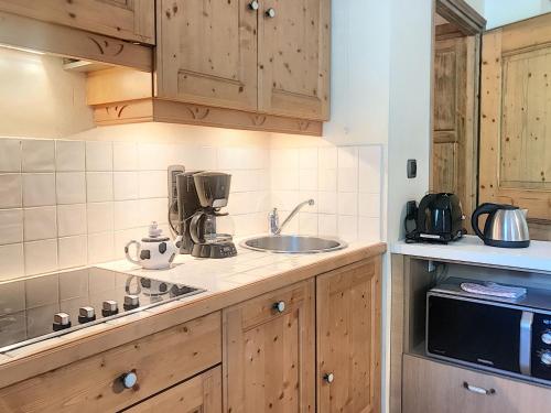 Charmant appart 2 pieces au pied des pistes avec balcon, parking et casier a skis - FR-1-344-882 near Chalet du Sunny
