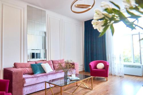 Elegant Lux Apartment in central square