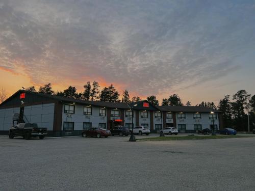 HWY 17 Hotel – Wawa