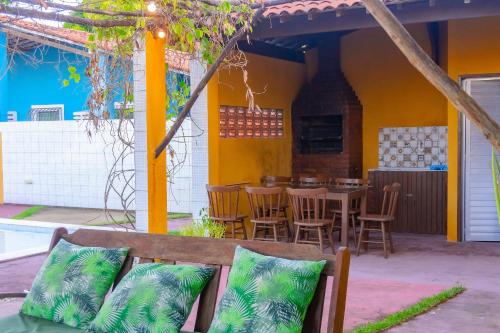 Casa com piscina e churrasqueira em Serrambi