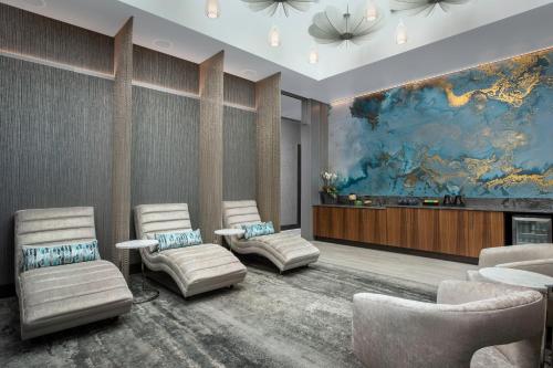 Silver Cloud Hotel Tacoma at Point Ruston Waterfront – Tacoma, WA