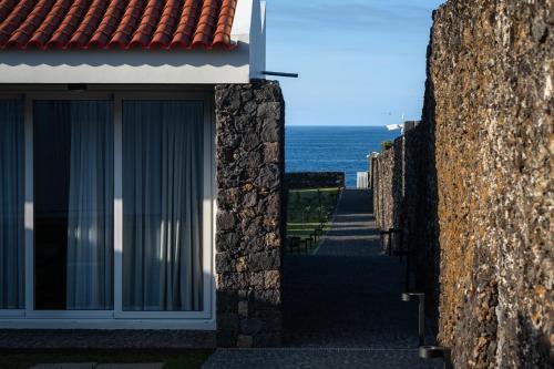 ENTRE MUROS - Turismo Rural - Casa com jardim e acesso direto ao mar, Ribeira Grande (fotografie 2)