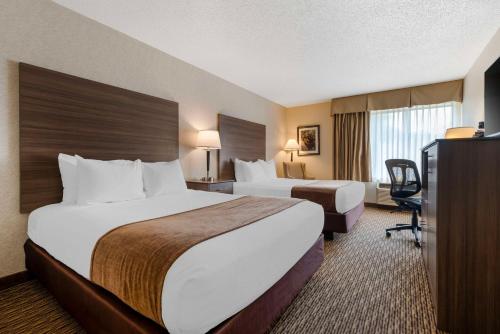 2 queen beds