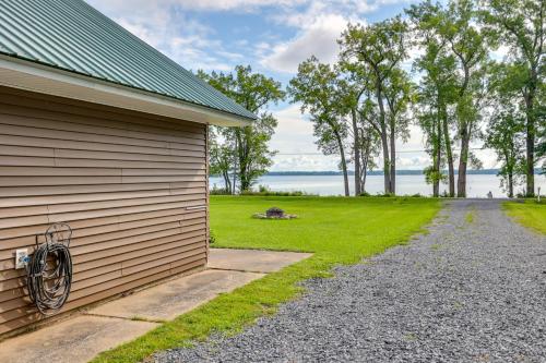 Lake Champlain Vacation Rental on Private Lot in Chazy, USA
