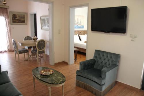 Three-Bedroom Villa image 9
