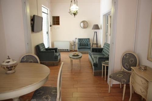 Two-Bedroom Villa image 7
