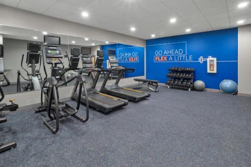 홀리데이 인 익스프레스 해티스버그 웨스트 유니브 에어리어 바이 IHG - 스파