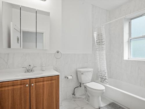 Oakland/university @C Modern & Stylish Private Bedroom With Shared Bathroom - Pittsburgh, PA