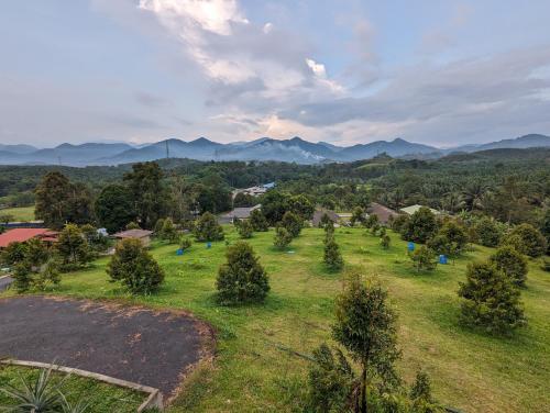 Garden, Villa with Titiwangsa Hill View in Kuala Kubu Bharu