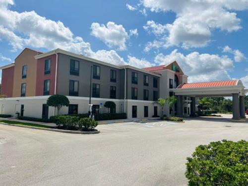 Holiday Inn Express Sebring By IHG - 숙소 외관