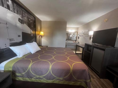 Super 8 by Wyndham La Marque TX/Texas City Area - image 7