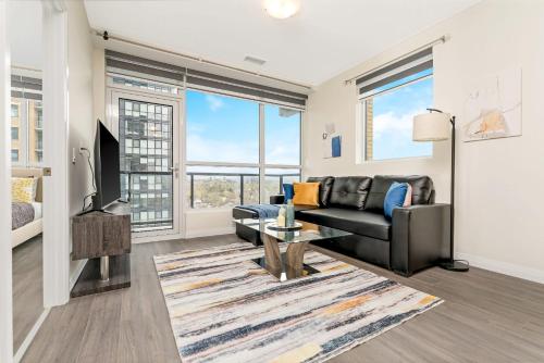 Upscale 1BR Condo - Balcony - Near Victoria Park