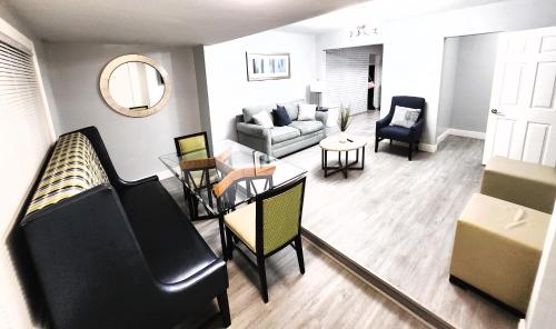 Cozy 3 Bedroom house near Airport/Raymond Stadium/Downtown. in Tampa, USA