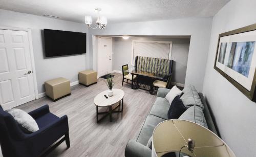 Cozy 3 Bedroom house near Airport/Raymond Stadium/Downtown. in Tampa, USA