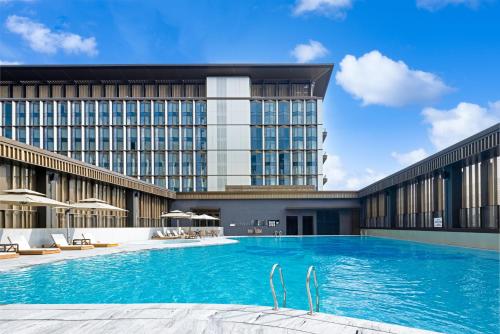 Swimming pool, Four Points by Sheraton Guangzhou, Baiyun in Baiyun District