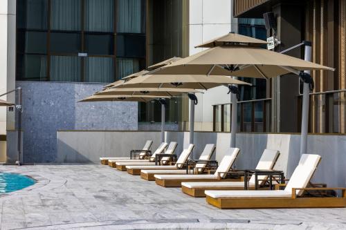 Swimming pool, Four Points by Sheraton Guangzhou, Baiyun in Baiyun District