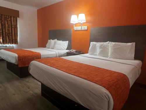 Howard Johnson by Wyndham Galveston - La Marque