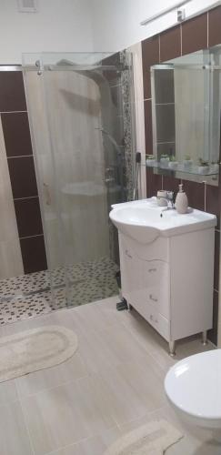 Bathroom, Joszerencset apartman in Mánfa
