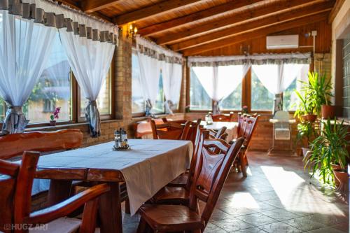 Étterem, Pensiunea Viktoria in Tusnádfürdő