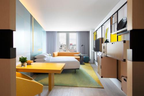 room detail thumbnail 1