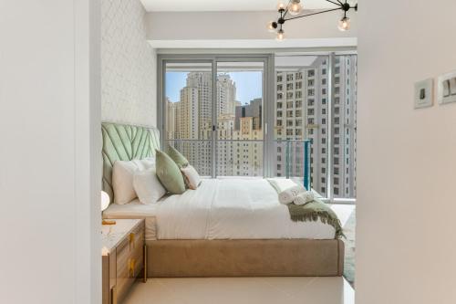 Newly Designed 3 beds w marina eye view - image 11