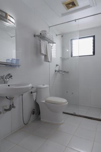 Deluxe Double or Twin Room image 1
