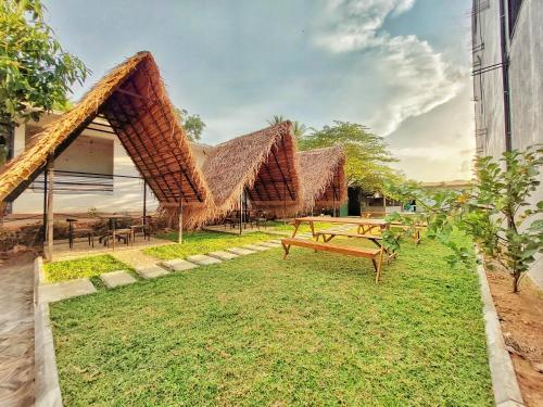 Lingkungan sekitar, Catch Up Dambulla in Sigiriya