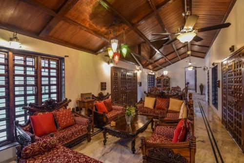 Colonial Villa pet friendly 3 bhk with outstanding views near The Oven, Pawna Dam, Lonavala