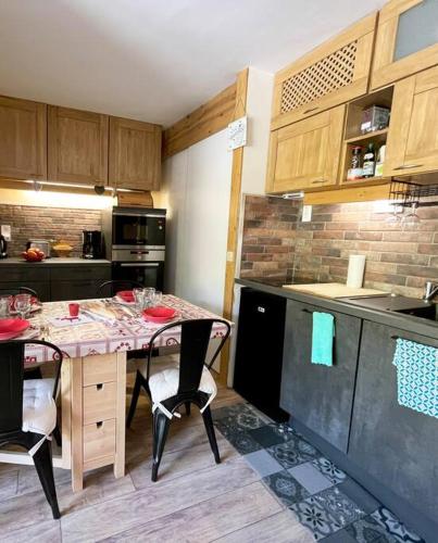 Kitchen, Le Cocon des Cimes 2 a 5 pers. in La Plagne