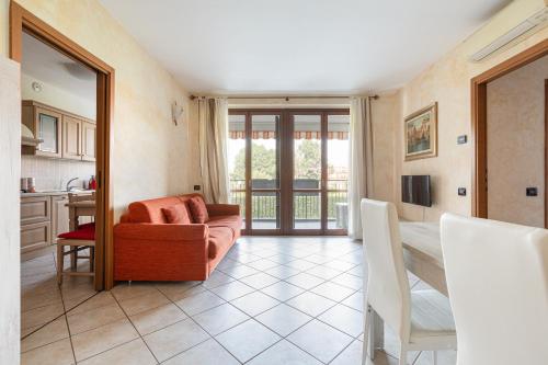 Apartment with Balcony nearby M3 Subway Yellow Line, Milano (foto 7)