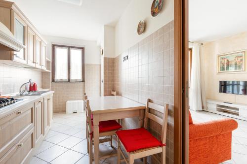 Apartment with Balcony nearby M3 Subway Yellow Line, Milano (foto 9)