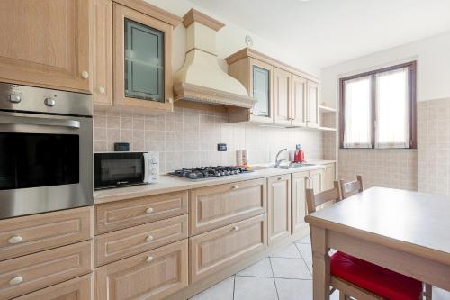 Apartment with Balcony nearby M3 Subway Yellow Line, Milano (foto 10)