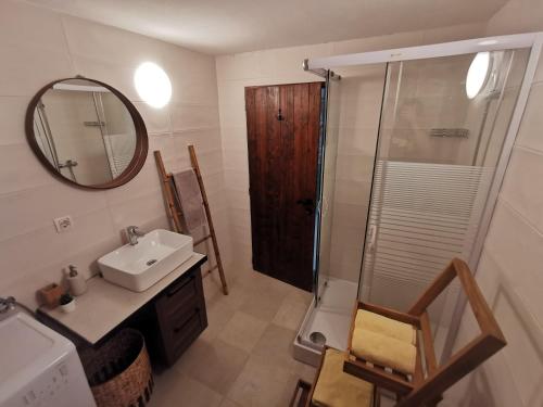  Apartments Malic in Pridraga