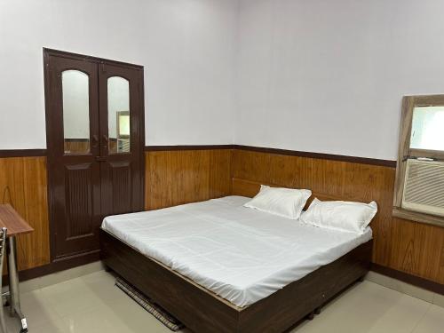 Balaji guest house