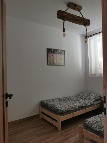 2 twin beds