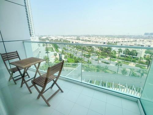 Modern Condo With Wide City Views From Balcony - image 7