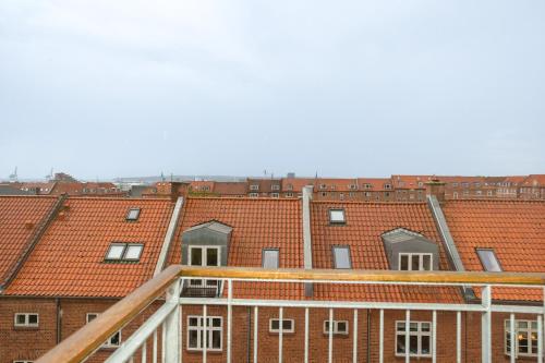 Come Stay in Penthouse With Room For 2-People near Læge Philipp Harbig