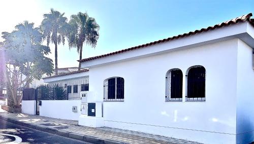 Exterior view, Luxury Villa Callao private heated pool Free Car except Christmas in Tenerife