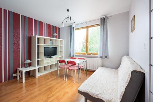 Obrzeżna Standard Apartment by BookingHost, Warsaw