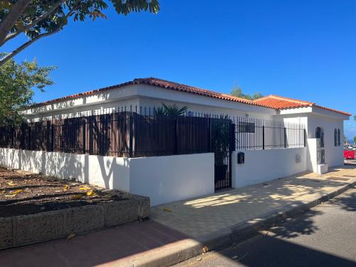 Exterior view, Luxury Villa Callao private heated pool Free Car except Christmas in Tenerife