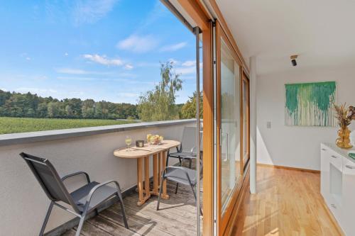 LOFT Bodensee an den Apfelfeldern in Friedrichshafen, Deutschland